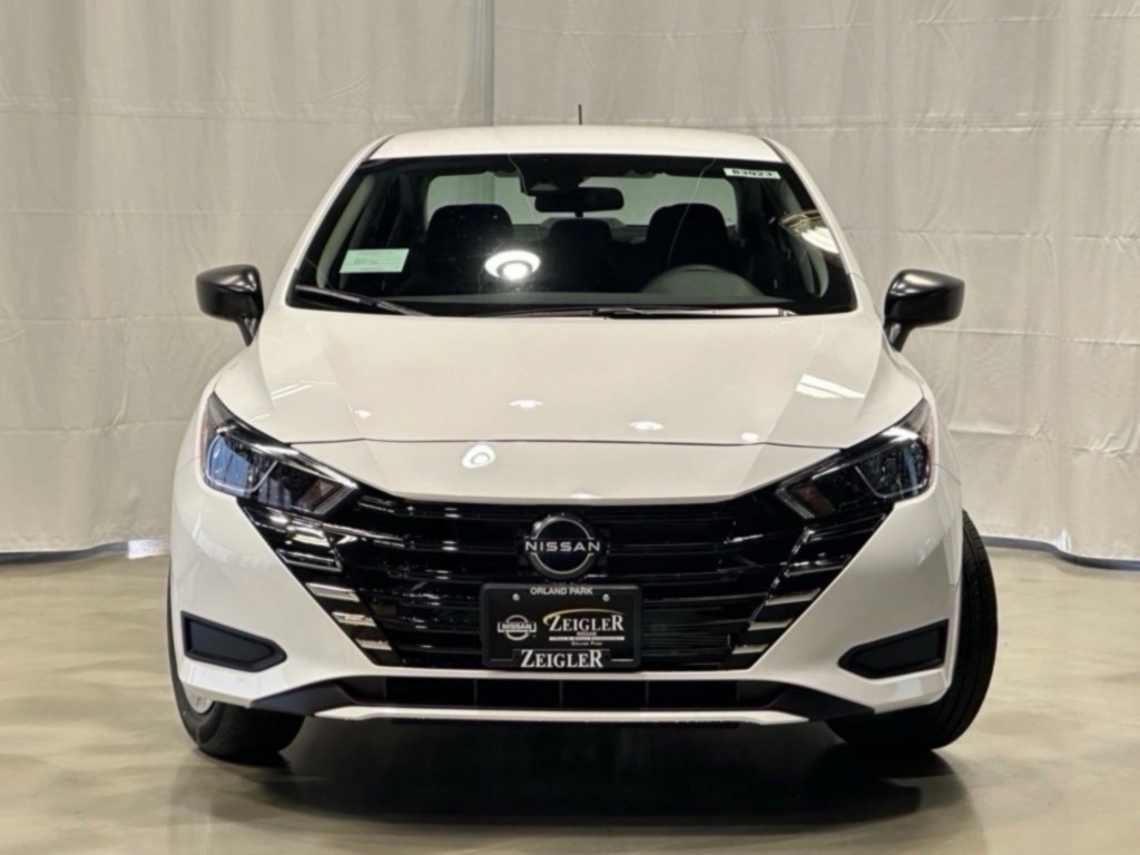 2025 Nissan Versa S photo 3