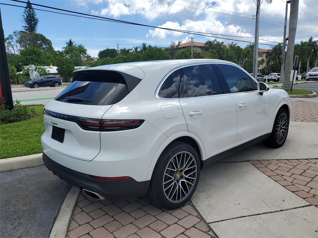 2022 Porsche Cayenne Platinum Edition photo 6