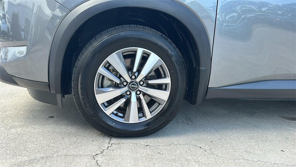 2022 Nissan Pathfinder SL photo 9