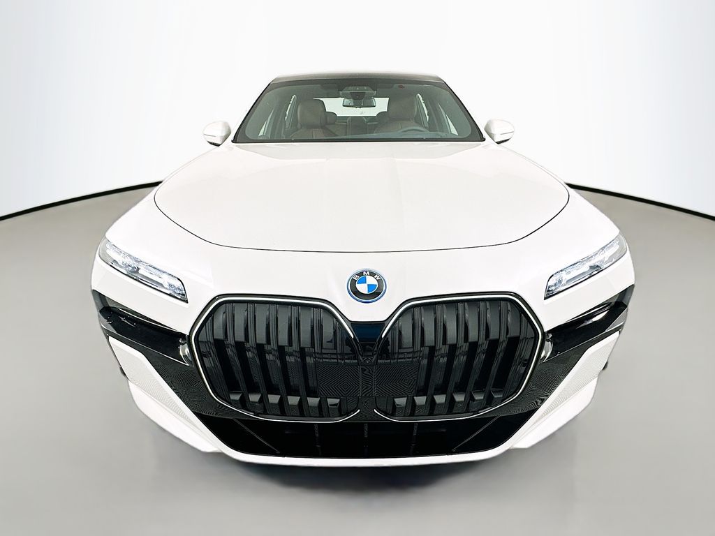 2026 Bmw 750e photo 3