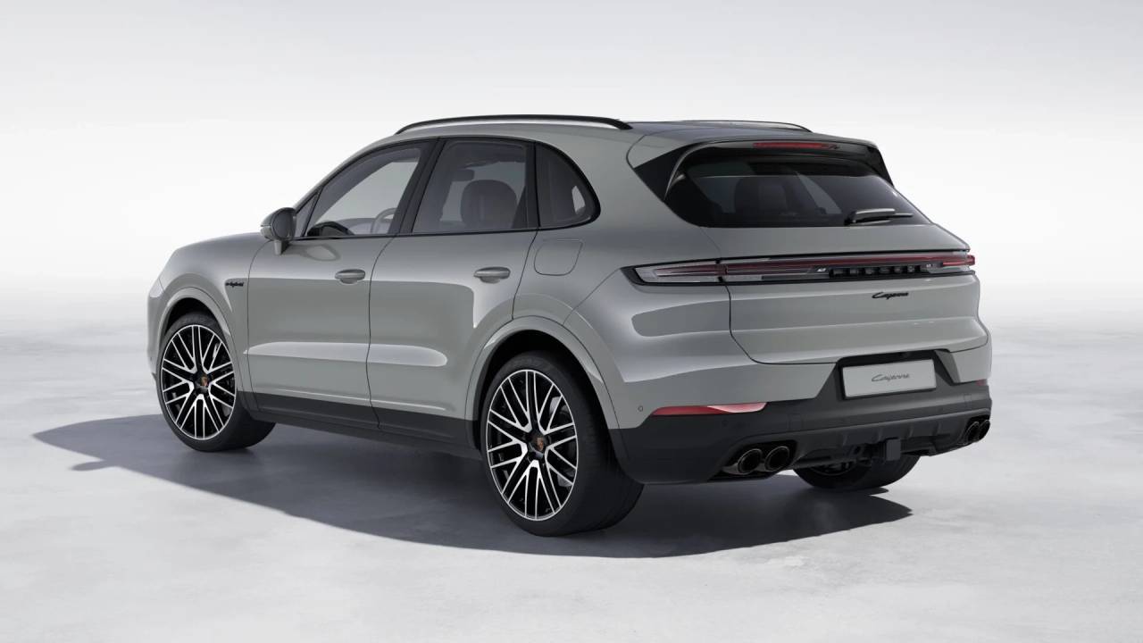 2026 Porsche Cayenne E-Hybrid photo 3