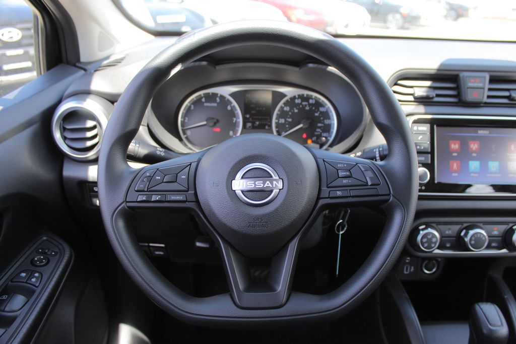 2025 Nissan Versa 1.6 S photo 17