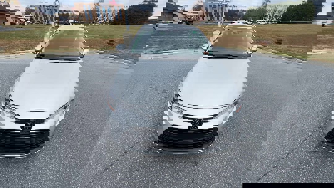 2024 Toyota Corolla LE photo 3