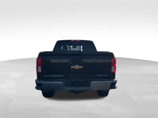 2017 Chevrolet Silverado 1500 LT photo 4