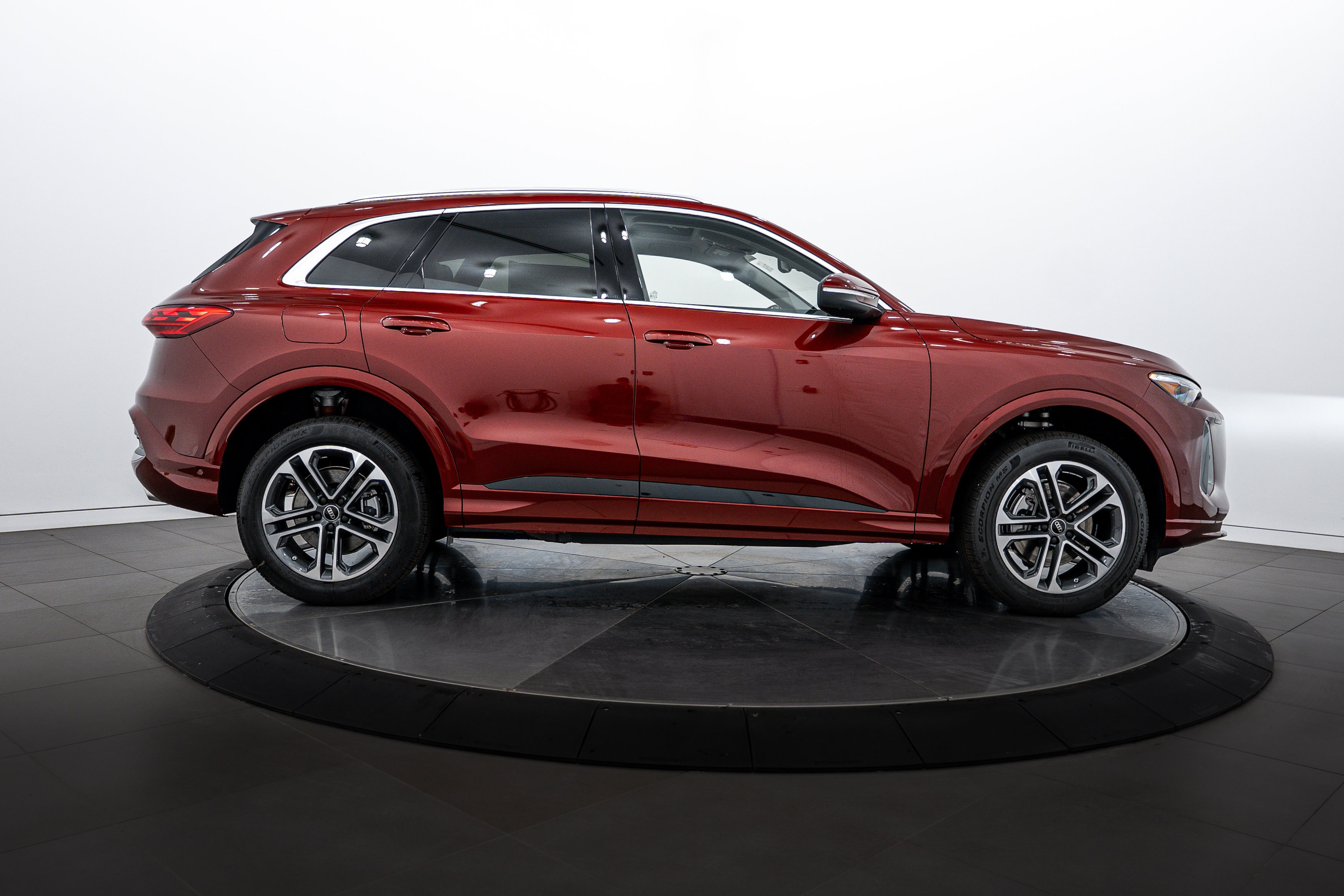 2025 Audi Q5 Premium Plus photo 3