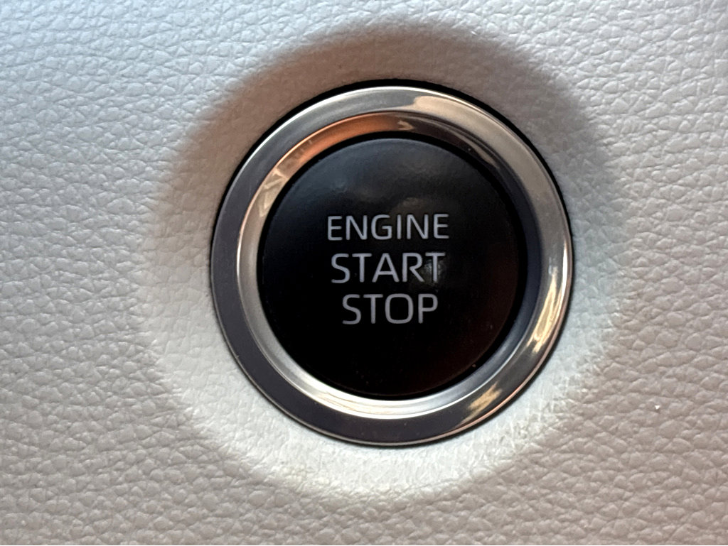 2023 Toyota Corolla SE photo 6