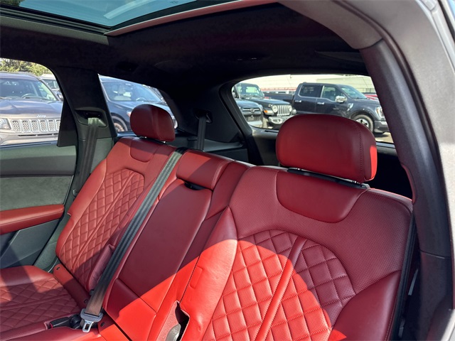 2021 Audi SQ7 Prestige photo 3