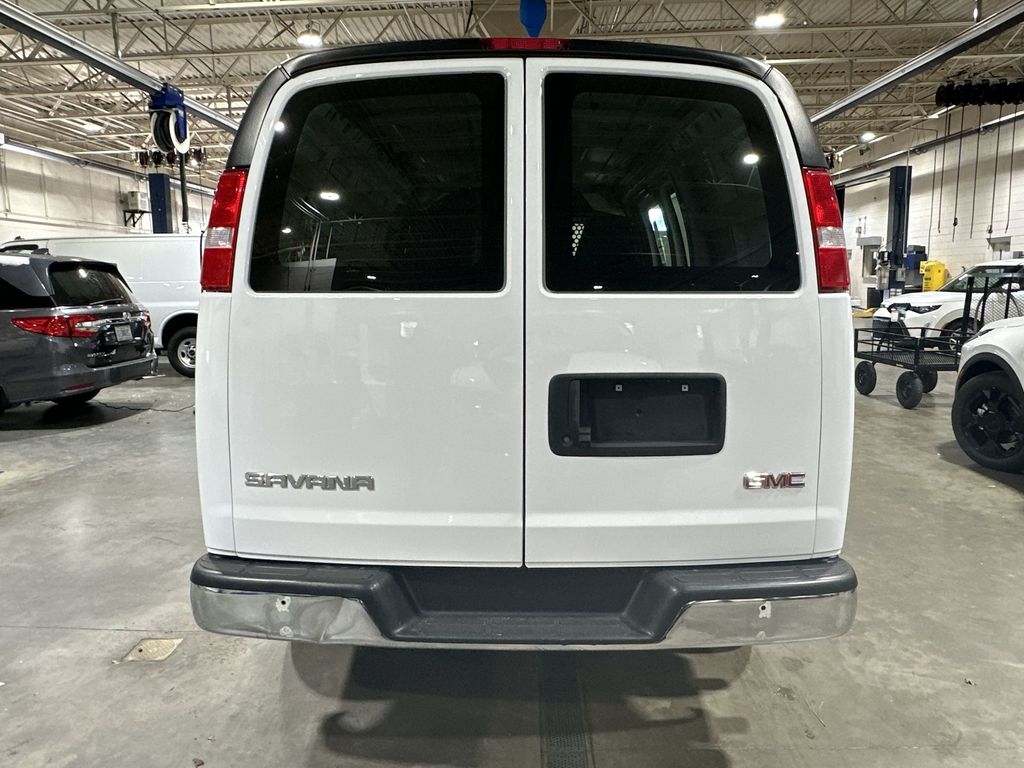2024 Gmc Savana 2500 Cargo photo 3