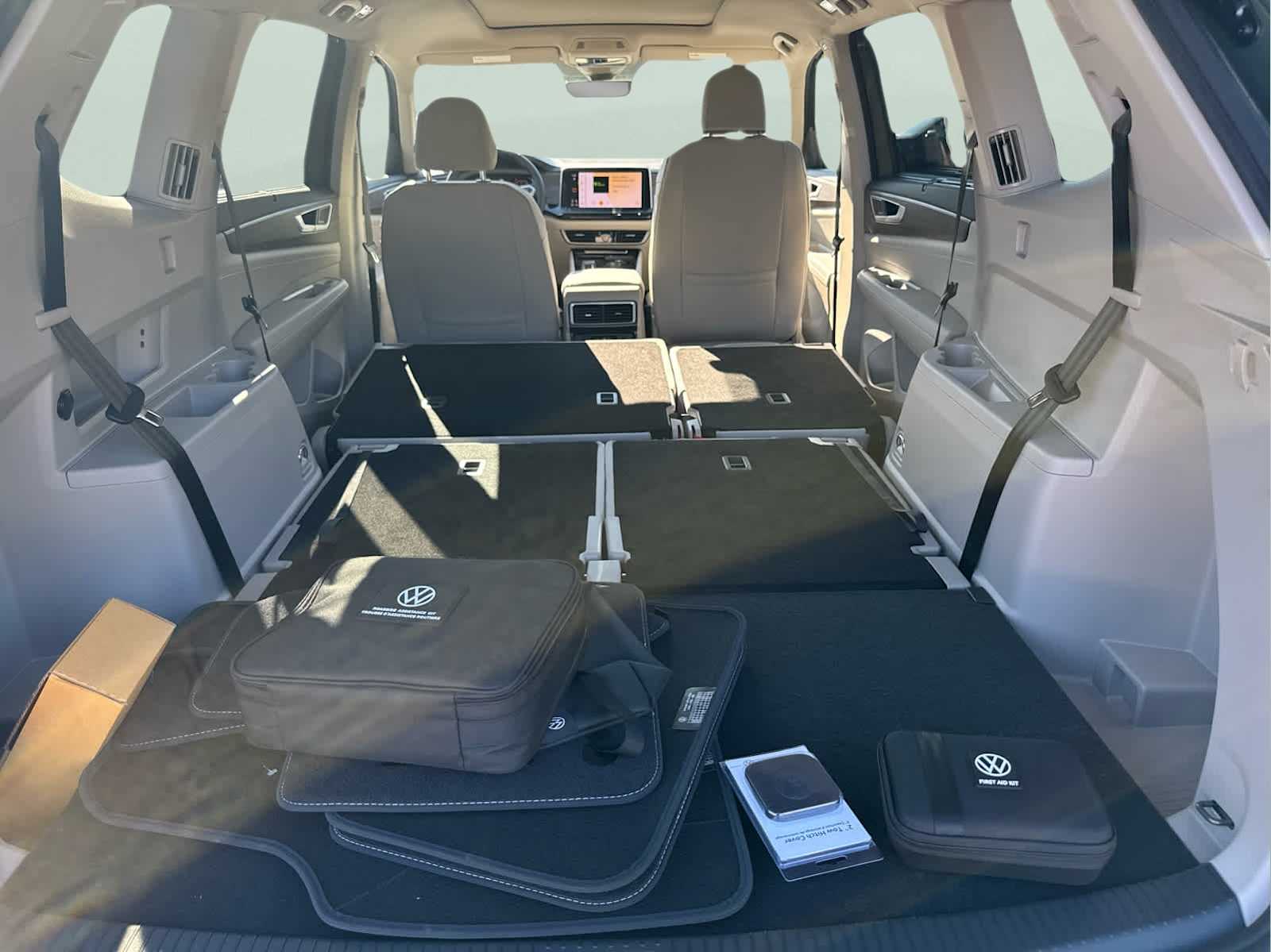 2026 Volkswagen Atlas SEL Premium R-Line photo 13