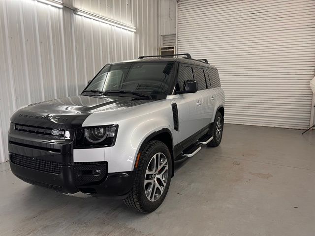 2023 Land Rover Defender X's photo