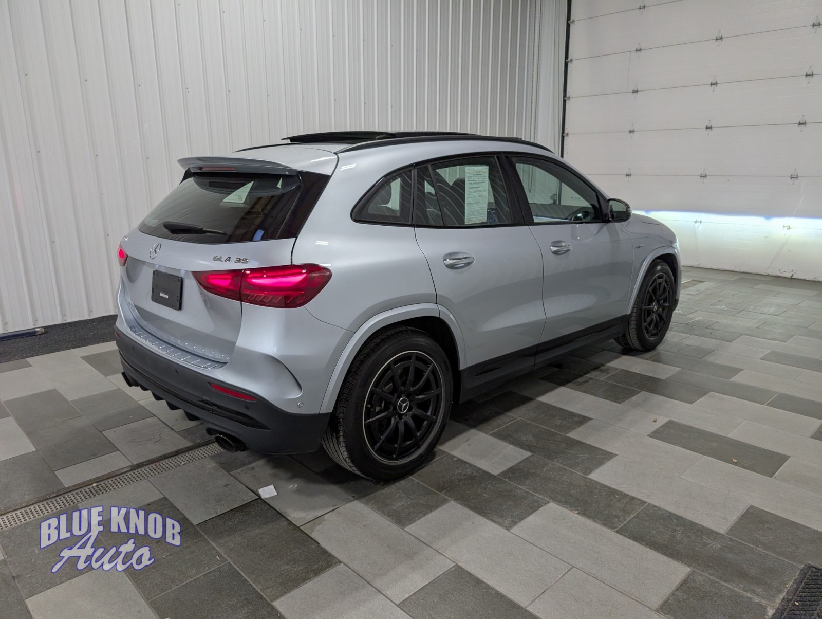 2024 Mercedes Benz GLA AMG 35 photo 4