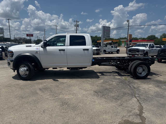 2025 Ram 5500 Tradesman photo 3