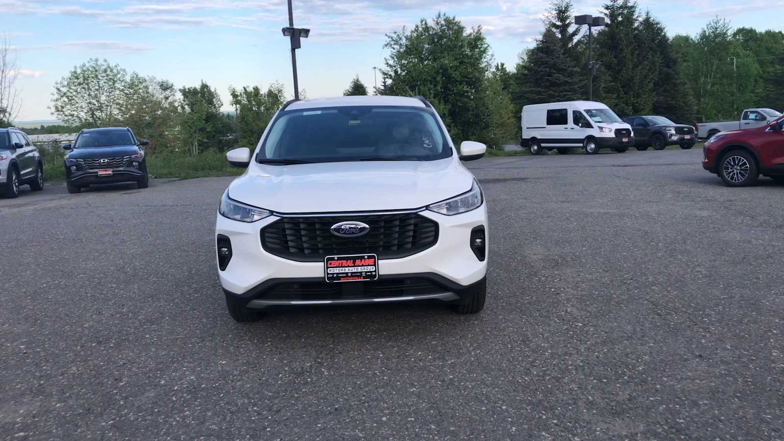 2025 Ford Escape Plug-In Hybrid photo 3