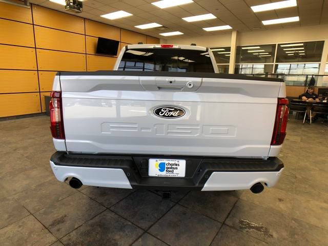 2025 Ford F-150 XLT photo 3