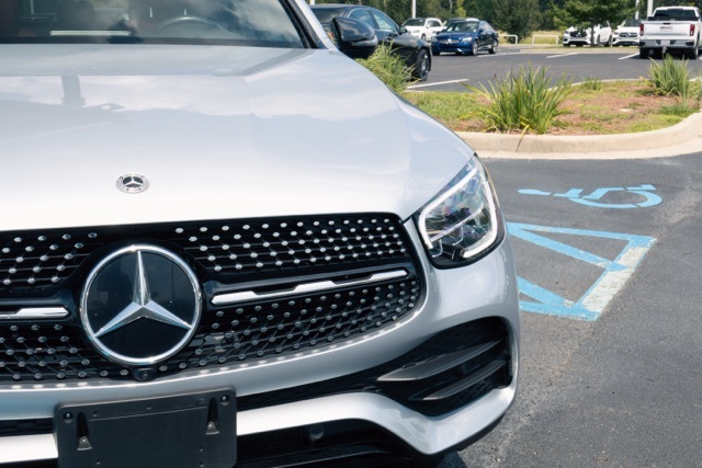 2022 Mercedes Benz GLC 300 4MATIC photo 2