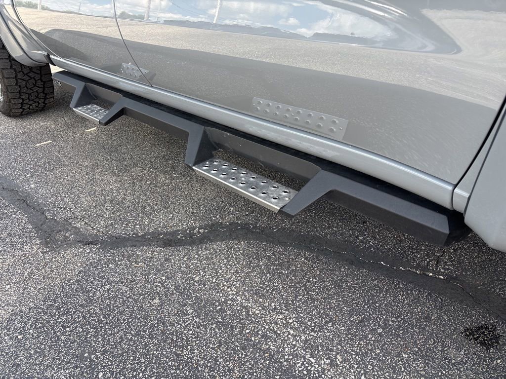 2025 Chevrolet Silverado 1500 RST photo 9