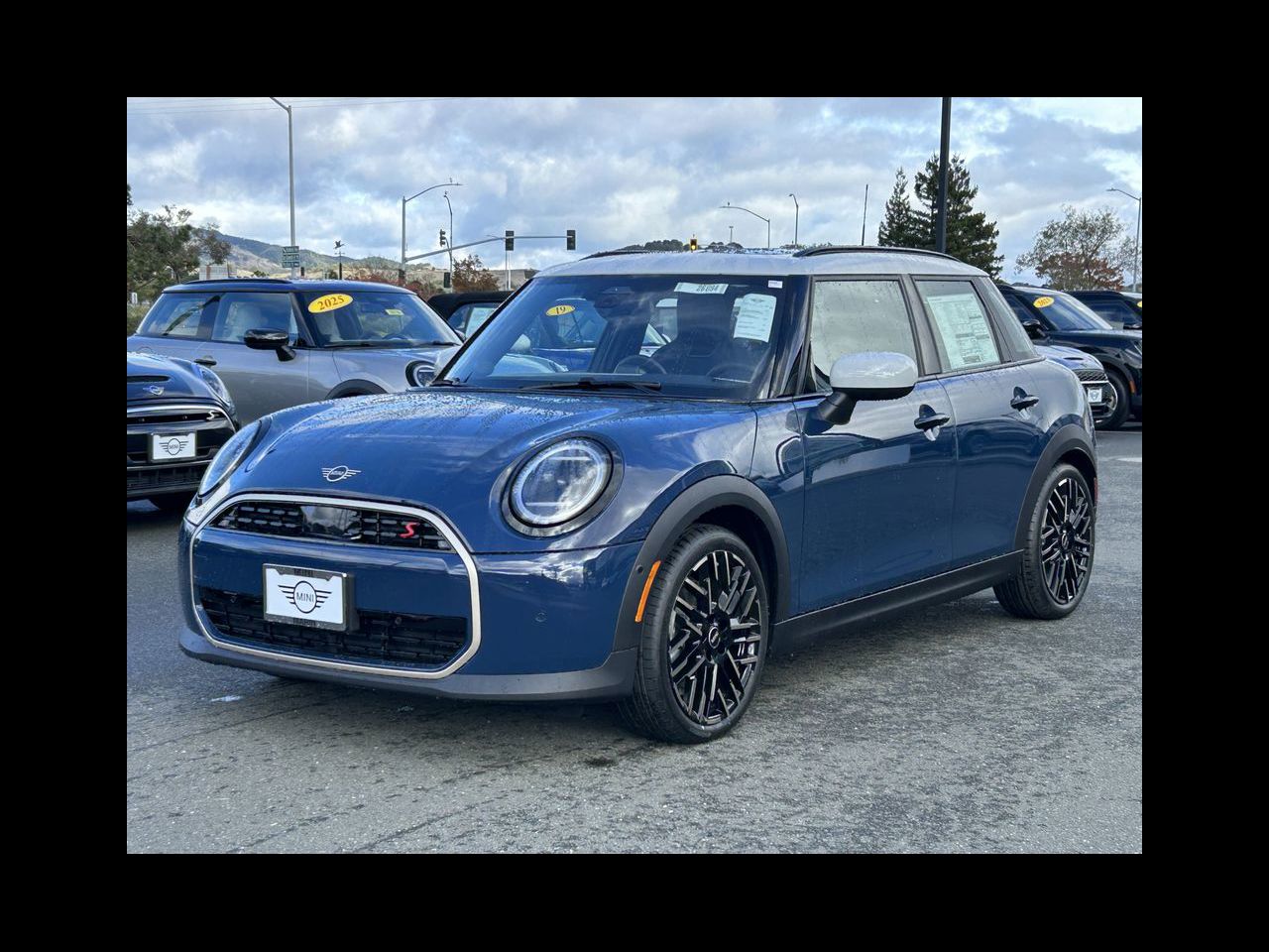 2026 MINI Hardtop 4 Door S's photo