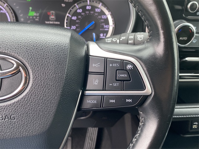 2022 Toyota Highlander XLE photo 25