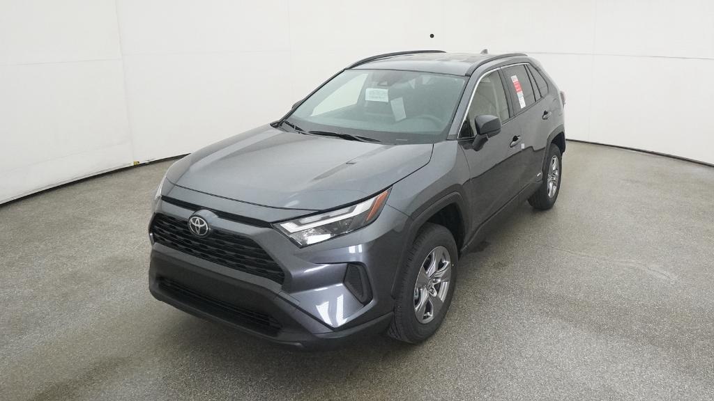 2025 Toyota RAV4 Hybrid LE photo 5