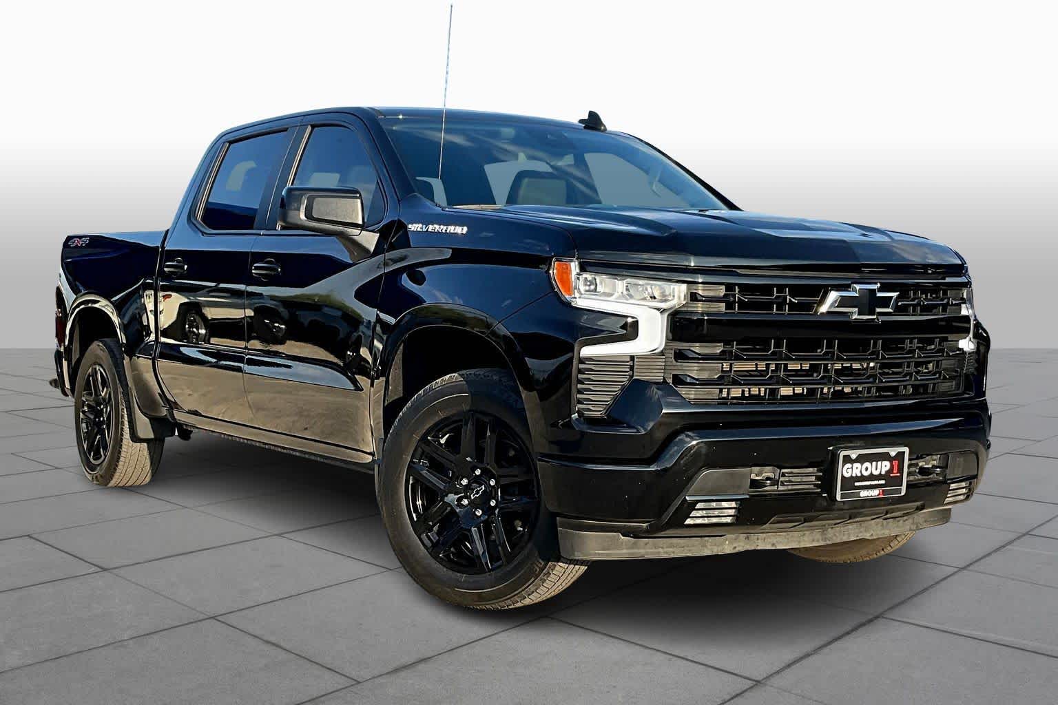 2023 Chevrolet Silverado 1500 RST photo 2