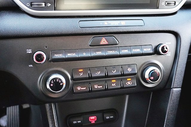 Used 2022 Black Kia LX image 26