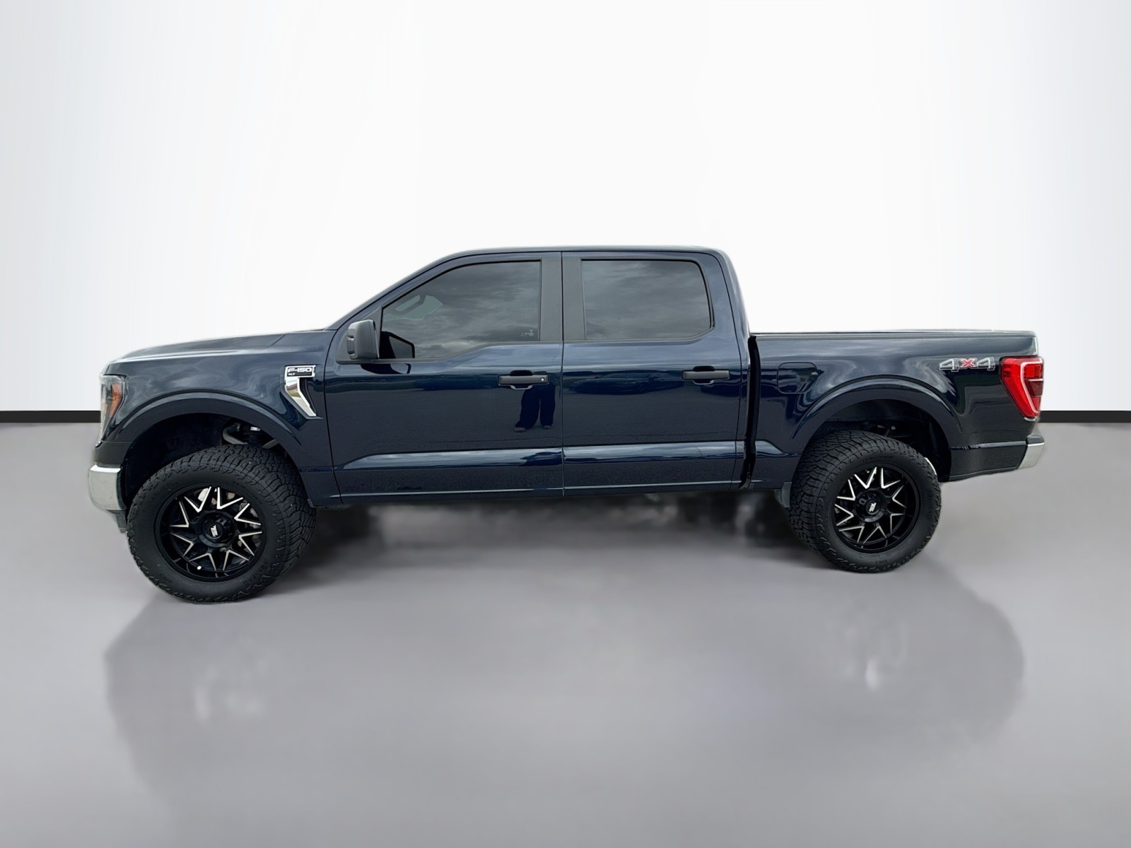 2023 Ford F-150 XLT photo 8