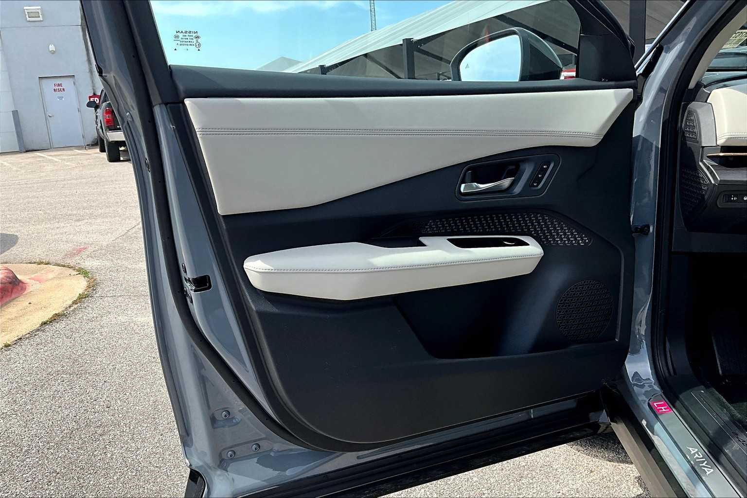 2025 Nissan ARIYA Evolve+ photo 12