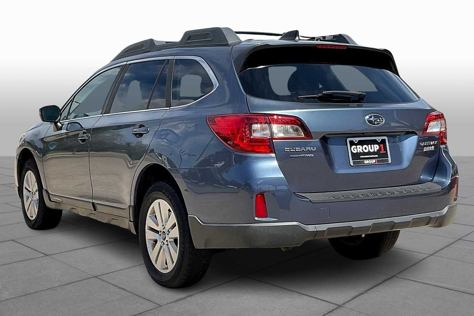 2017 Subaru Outback Premium photo 11