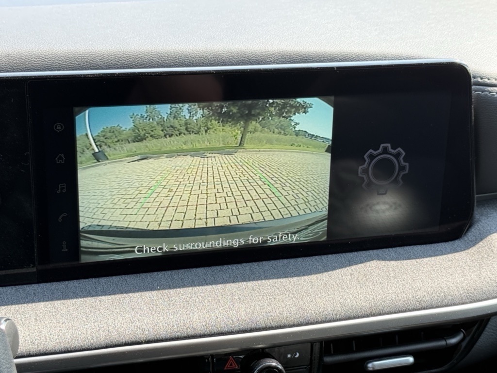 2025 Nissan Kicks SV photo 12