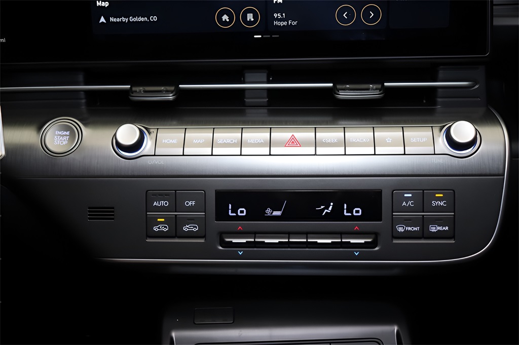 2025 Hyundai Kona SEL photo 12