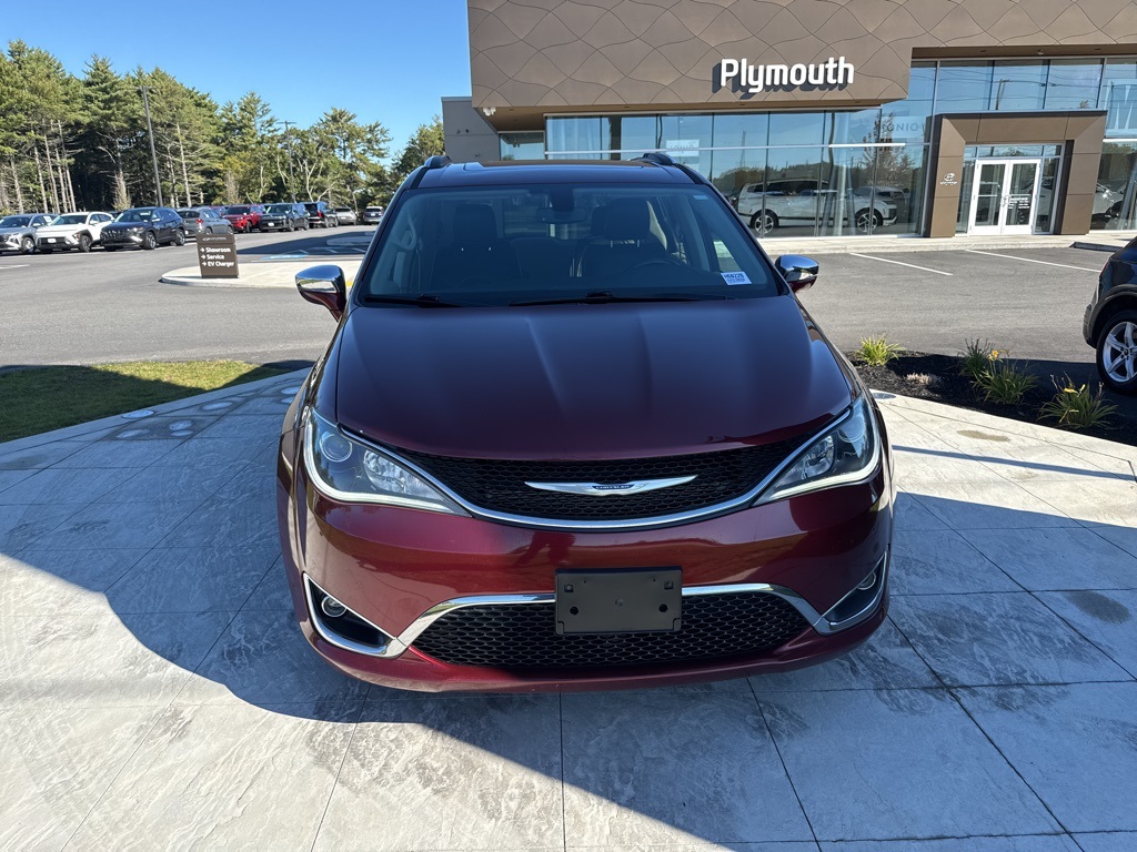 2019 Chrysler Pacifica Limited photo 2