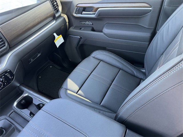 2025 Chevrolet Silverado 1500 High Country photo 17