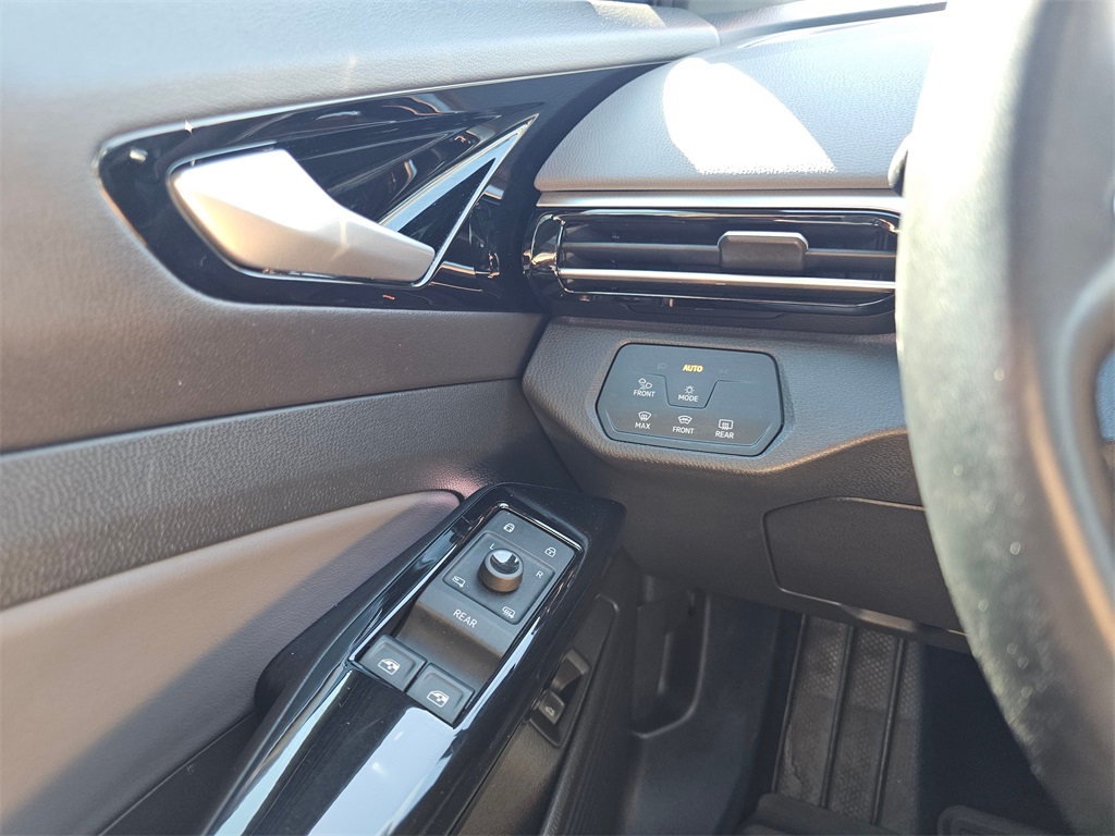 2022 Volkswagen ID.4 Pro S photo 27