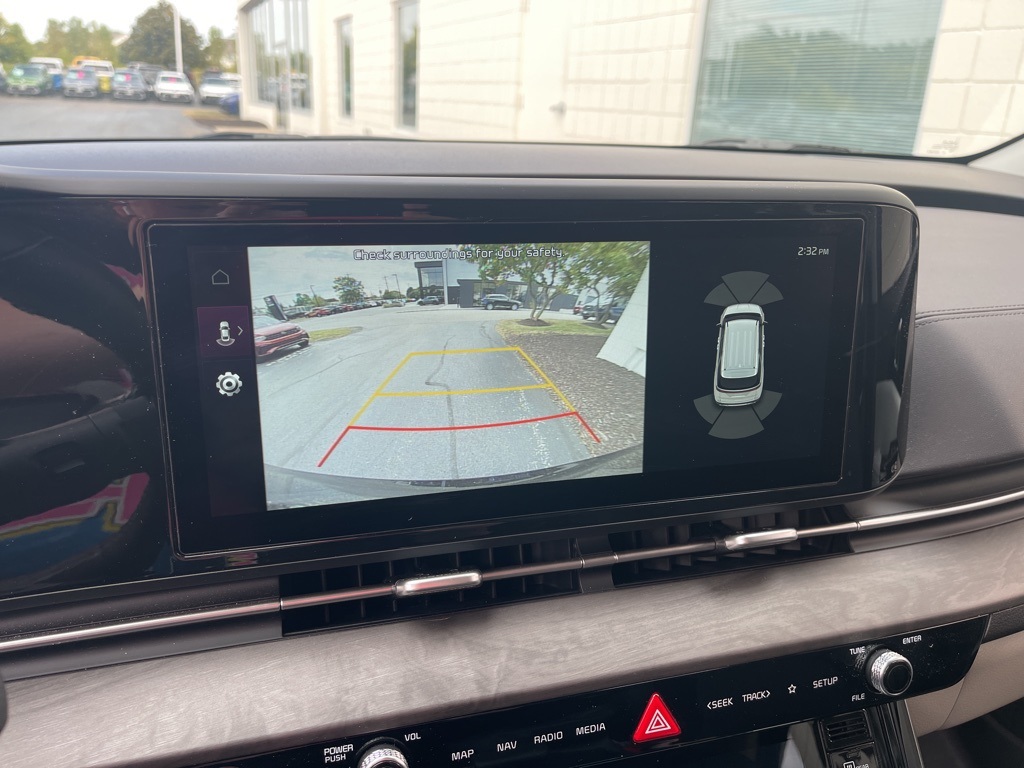 2024 Kia Carnival EX photo 6