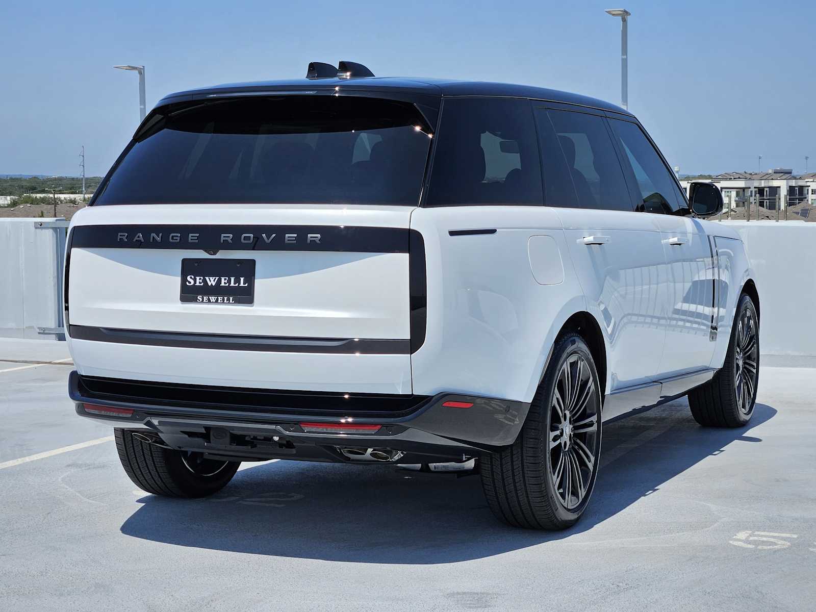 2025 Land Rover Range Rover SE photo 5
