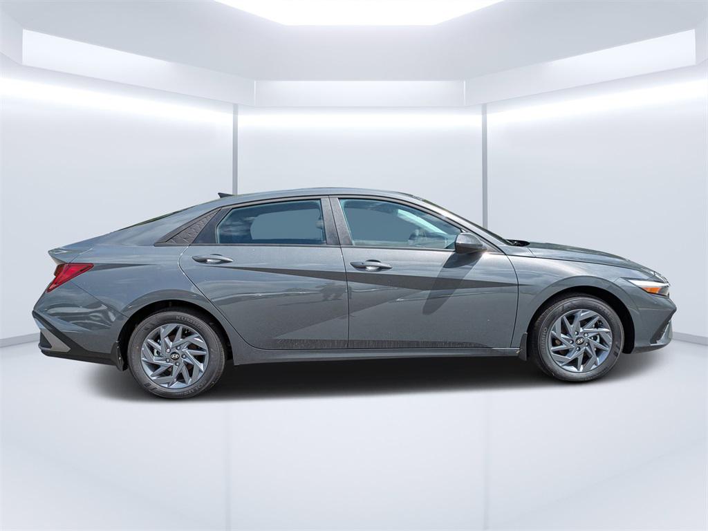 2025 Hyundai Elantra Hybrid Blue photo 2