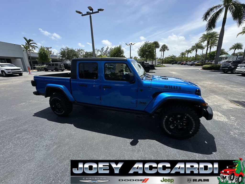 2025 Jeep Gladiator Willys photo 8