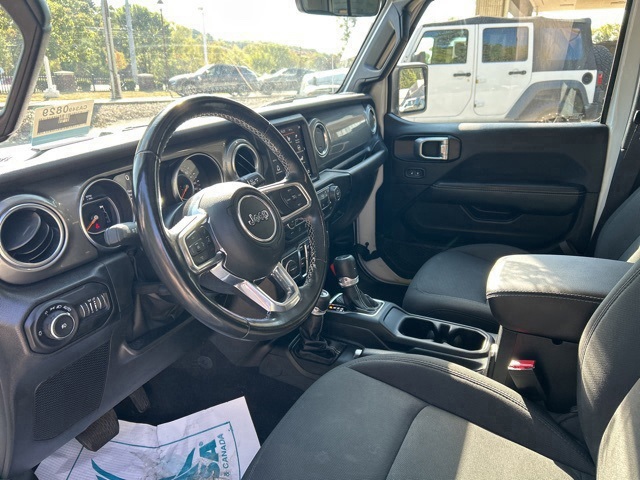 2022 Jeep Wrangler Unlimited Sahara photo 8