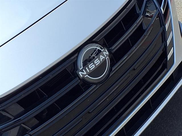 2023 Nissan Versa SV photo 25