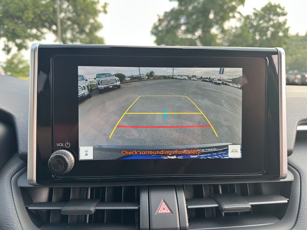 2025 Toyota RAV4 Hybrid XLE photo 16