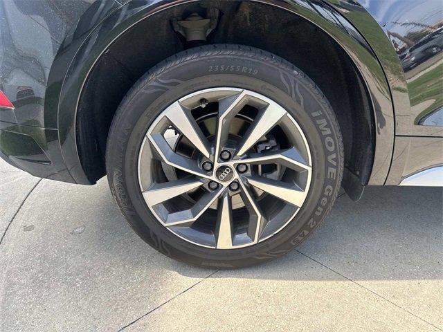 2021 Audi Q5 Premium Plus photo 2