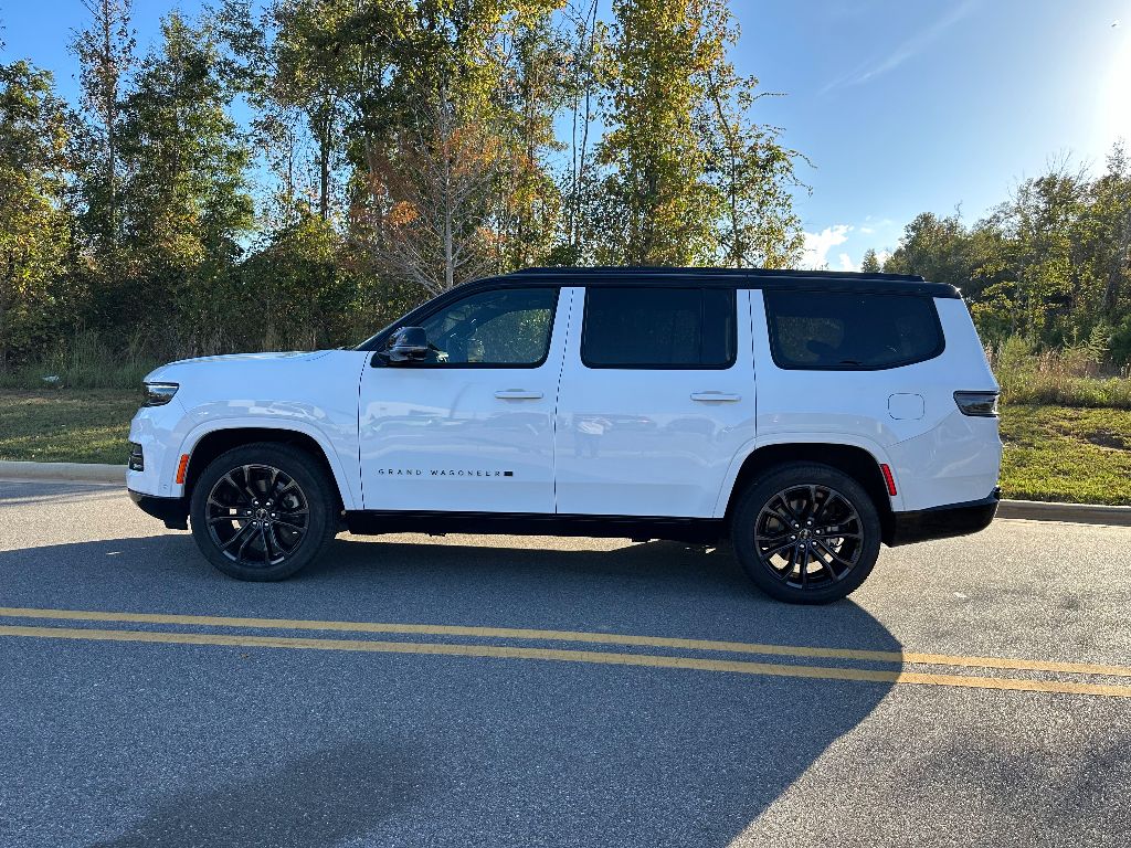 2024 Jeep Grand Wagoneer II Obsidian photo 3