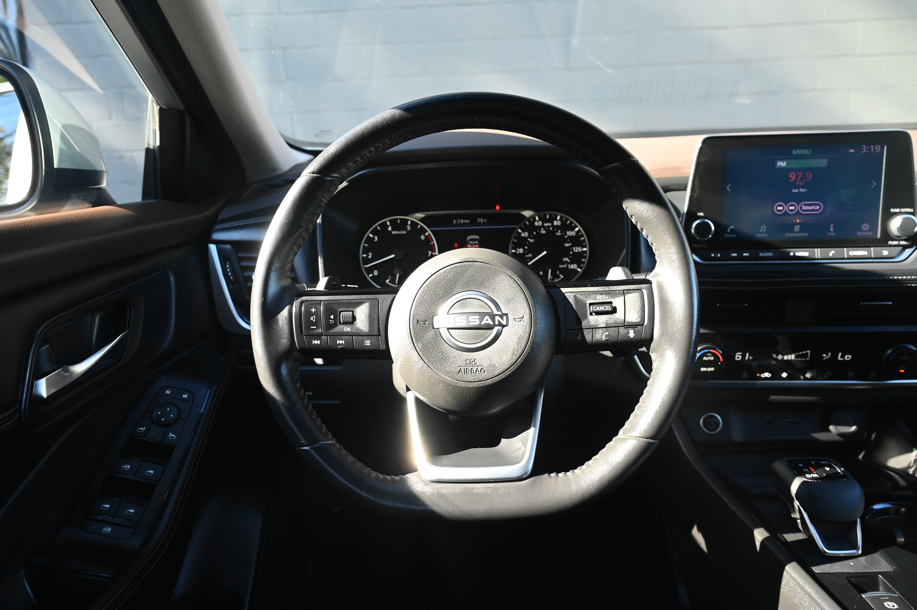 2023 Nissan Rogue SV photo 32