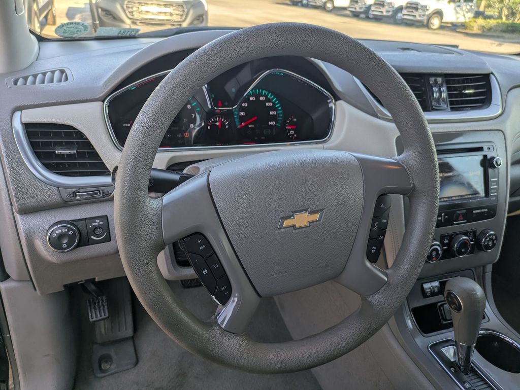 2017 Chevrolet Traverse 1LS photo 14