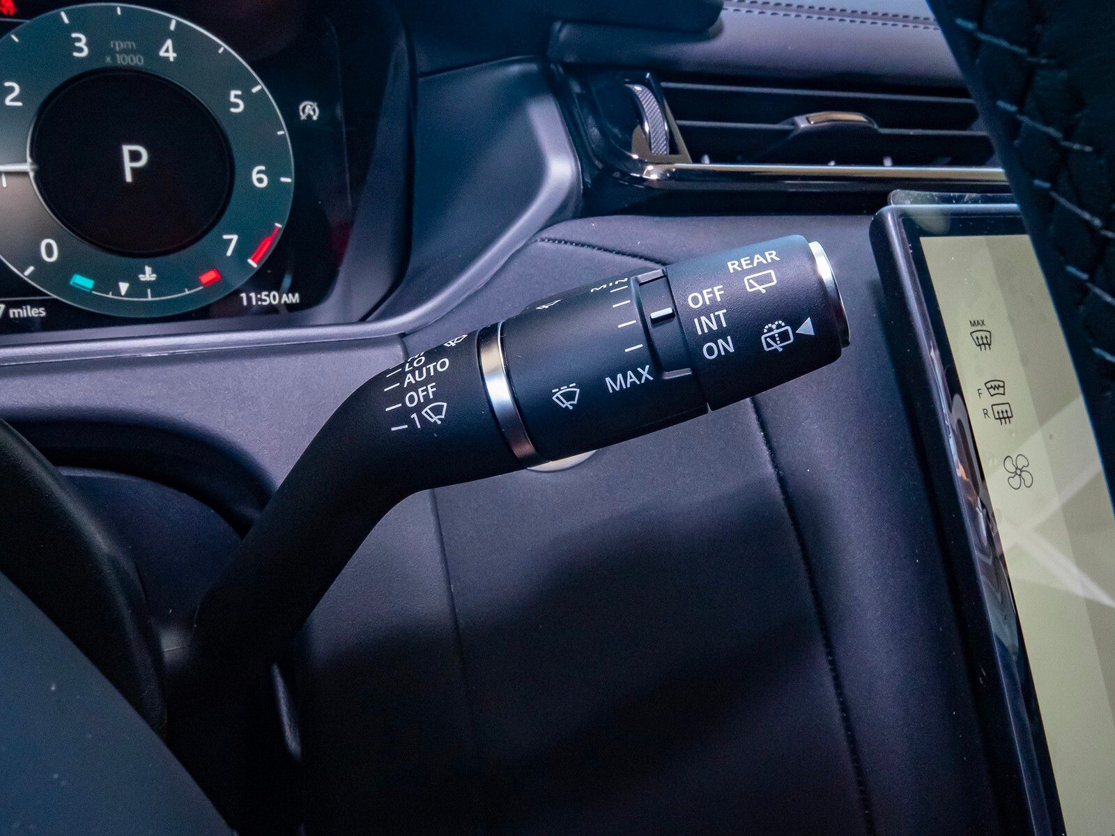 2026 Land Rover Range Rover Velar SE photo 14