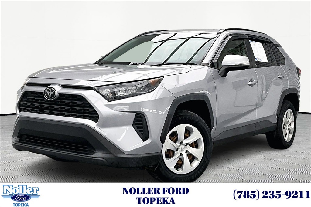 2019 Toyota RAV4 LE's photo