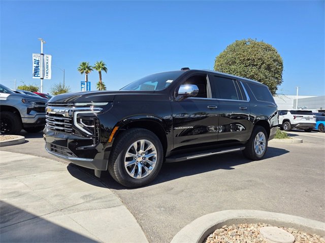 2025 Chevrolet Suburban Premier photo 2