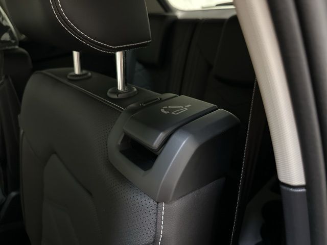 2026 Volkswagen Atlas SE Technology photo 28