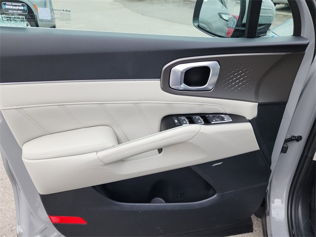 2026 Kia Sorento SX photo 8