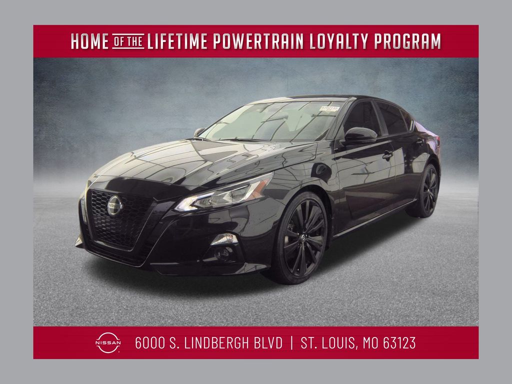 2022 Nissan Altima SR